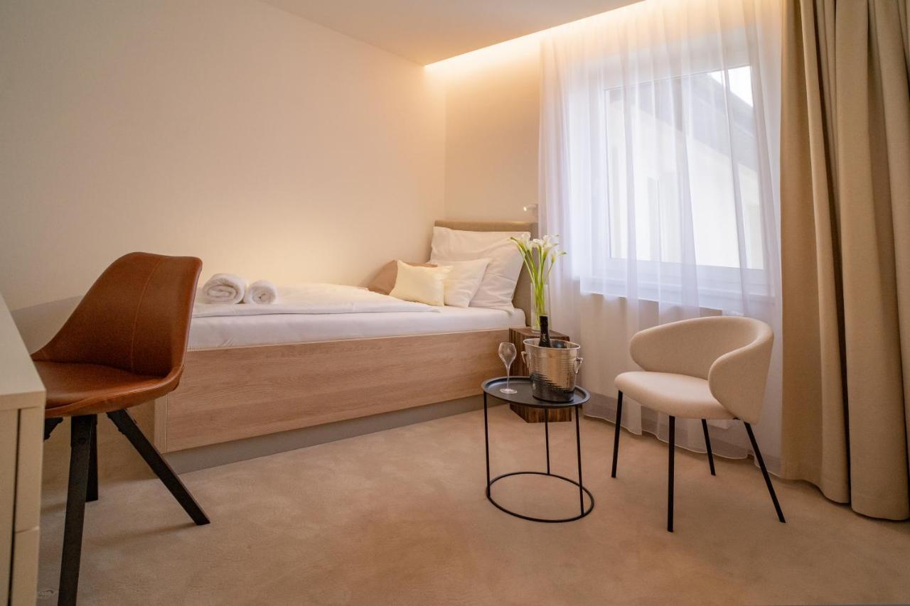 Hotel U Kaplicky ปีเซค ภายนอก รูปภาพ
