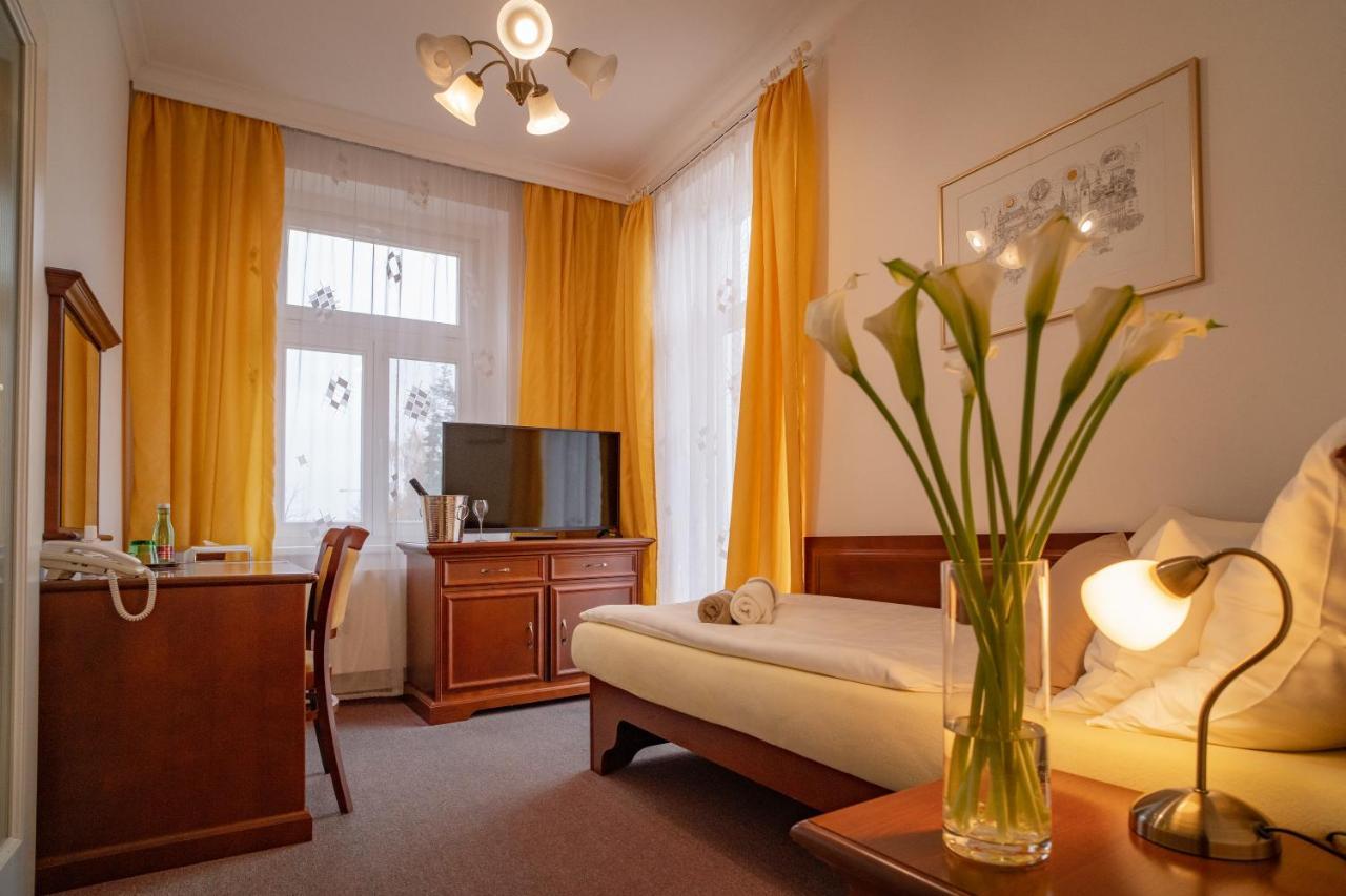 Hotel U Kaplicky ปีเซค ภายนอก รูปภาพ