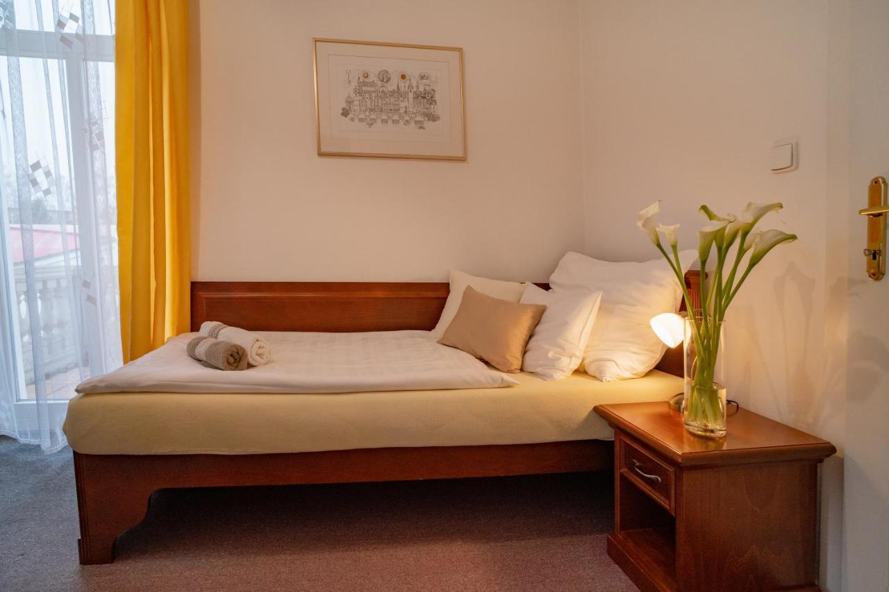 Hotel U Kaplicky ปีเซค ภายนอก รูปภาพ