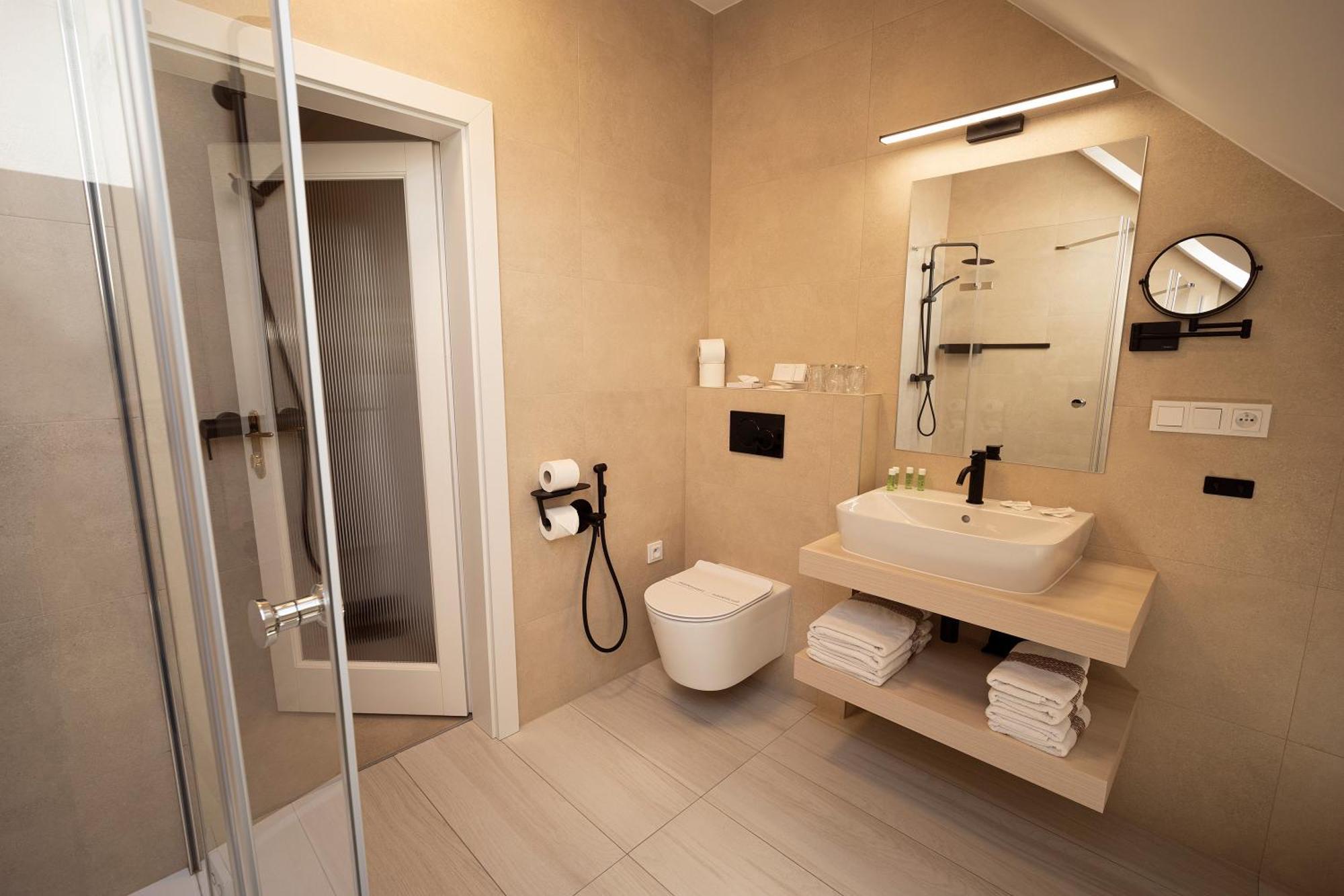 Hotel U Kaplicky ปีเซค ภายนอก รูปภาพ