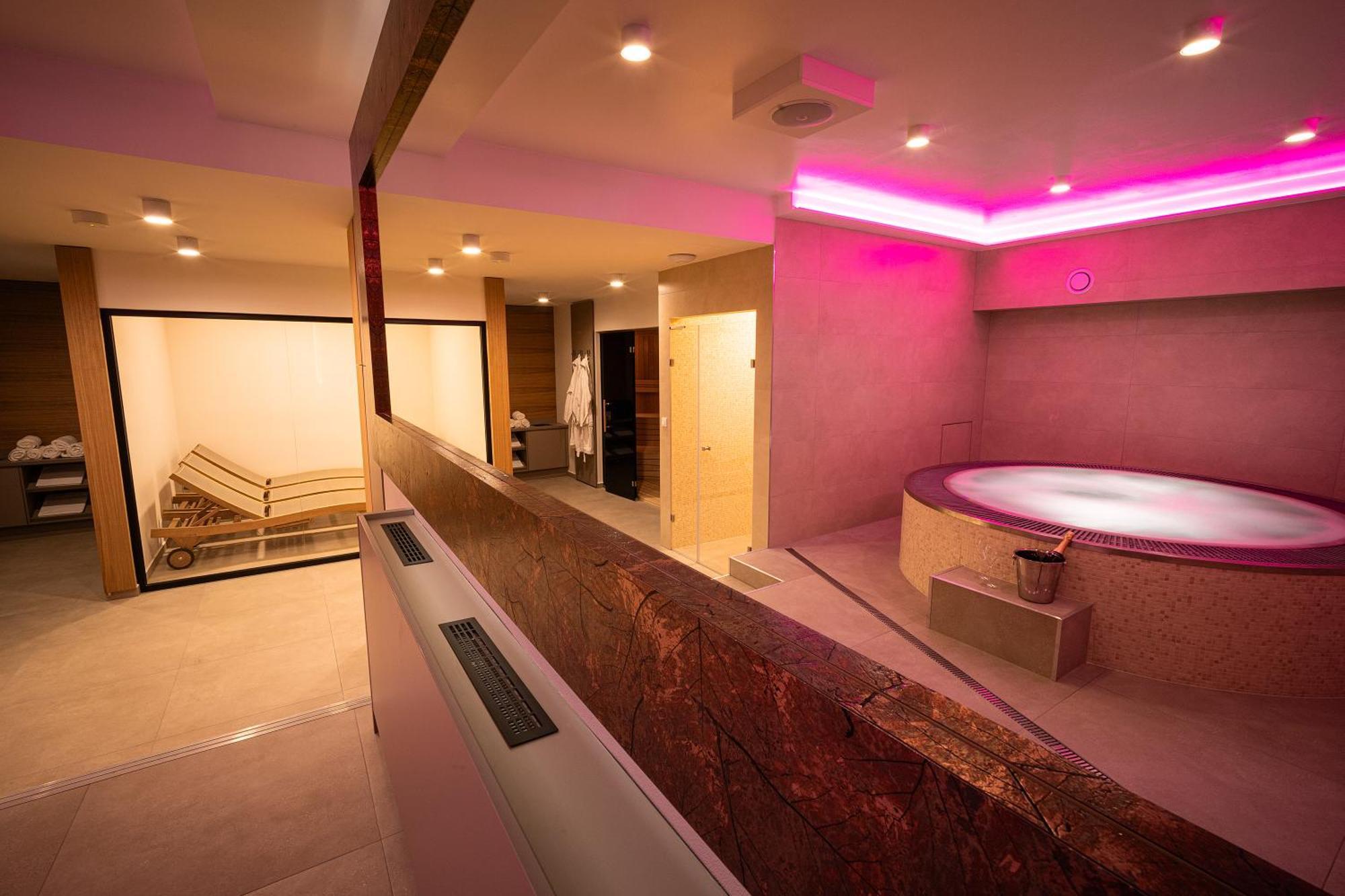 Hotel U Kaplicky ปีเซค ภายนอก รูปภาพ
