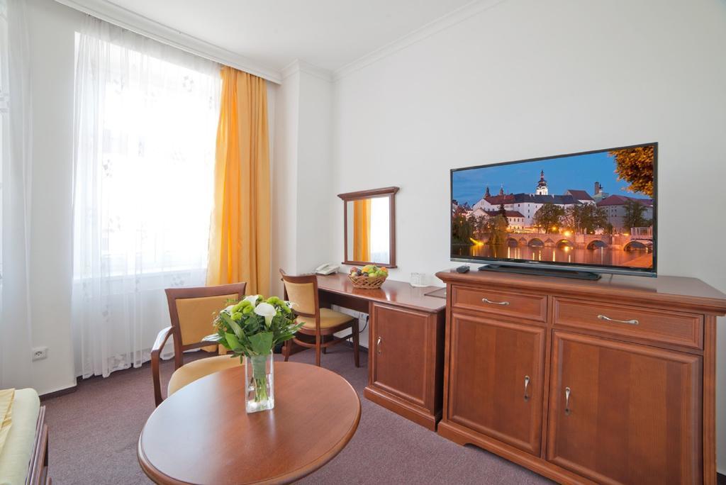 Hotel U Kaplicky ปีเซค ภายนอก รูปภาพ